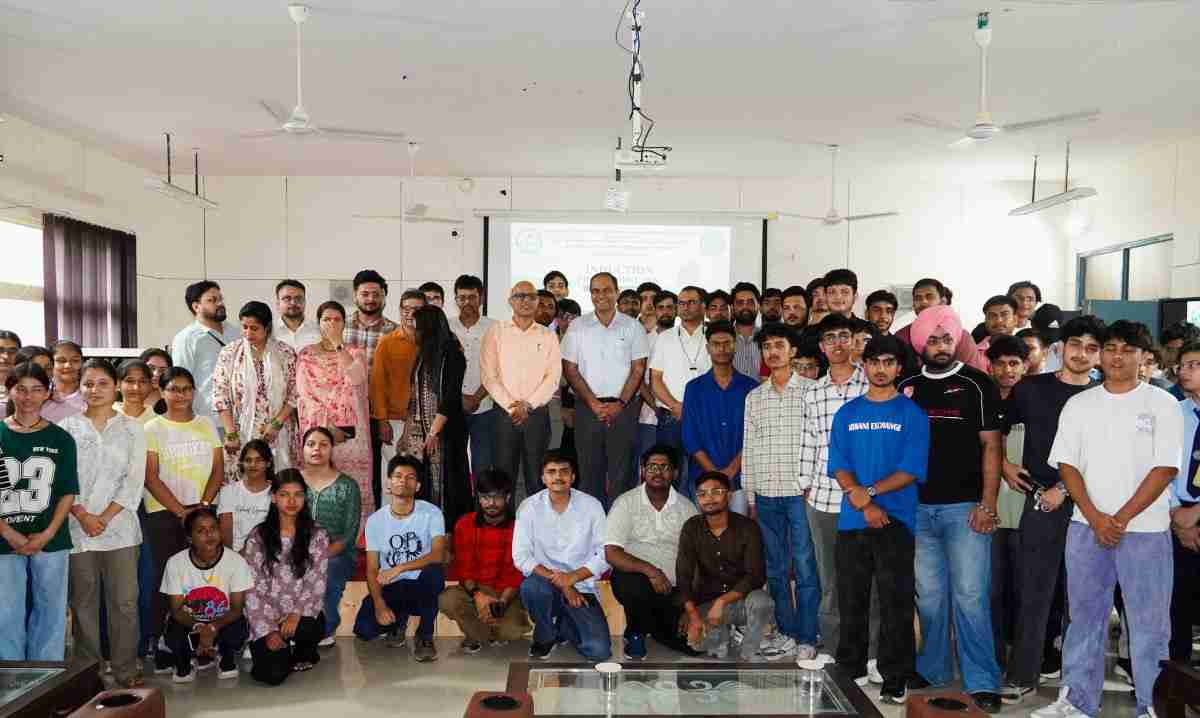 टनकपुर:डा0एपीजे अब्दुल कलाम प्रौद्योगिकी संस्थान में प्रस्तावित सीएम के कार्यक्रम की तैयारियों का डीएम ने लिया जायजा 