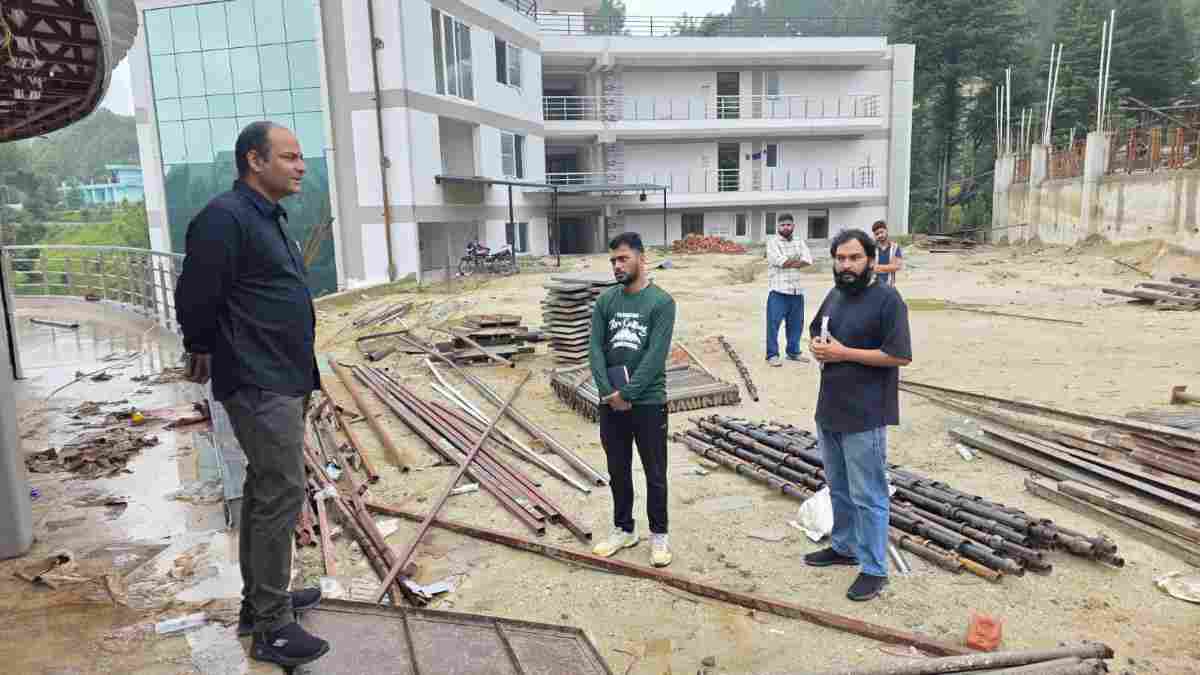 चंपावत:डीएम ने निर्माणाधीन अत्याधुनिक साइंस सेंटर का किया स्थलीय निरीक्षण