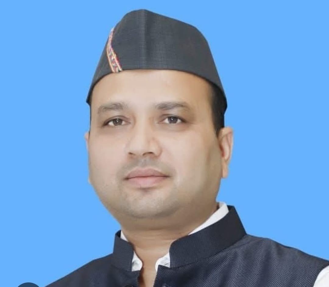 चंपावत:महिला अधिकारी के साथ लोहाघाट विधायक का व्यवहार निंदनीय: आनंद अधिकारी 