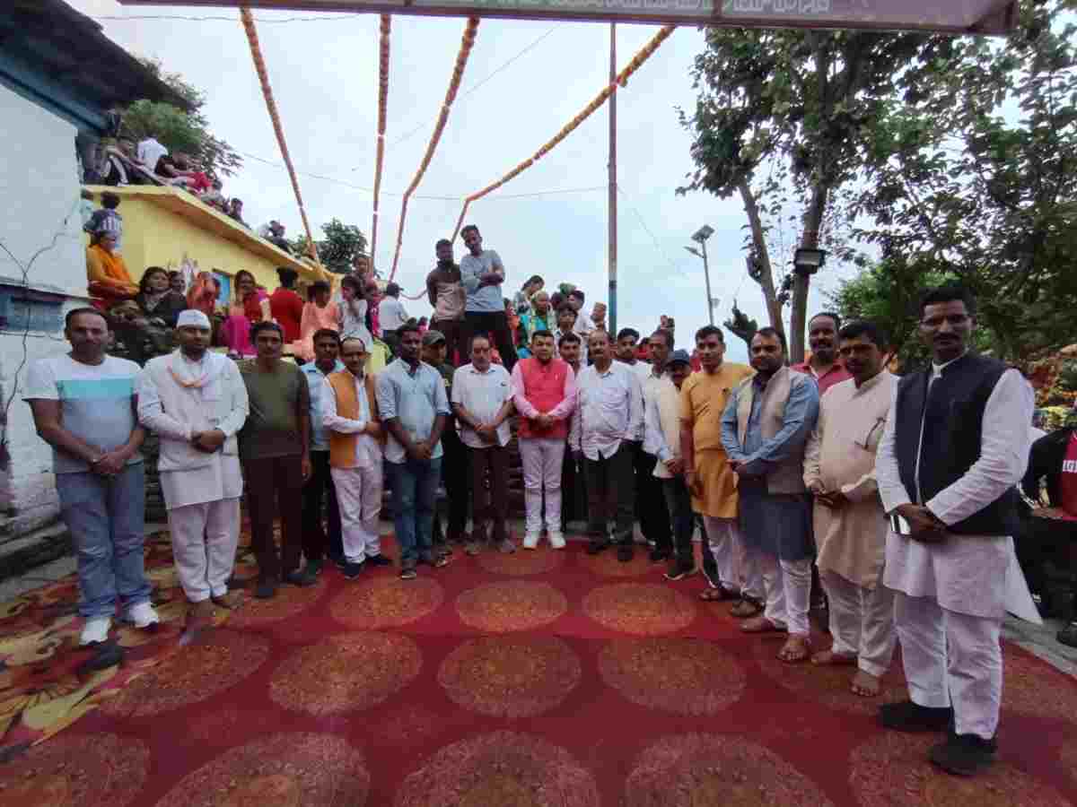 लोहाघाट:दर्जा राज्य मंत्री  हुकम सिंह कुंवर ने गुमदेश क्षेत्र मे गौरा पर्व में किया प्रतिभाग 